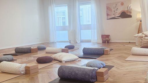 Glücks Yoga Bad Homburg Raum Himalaya